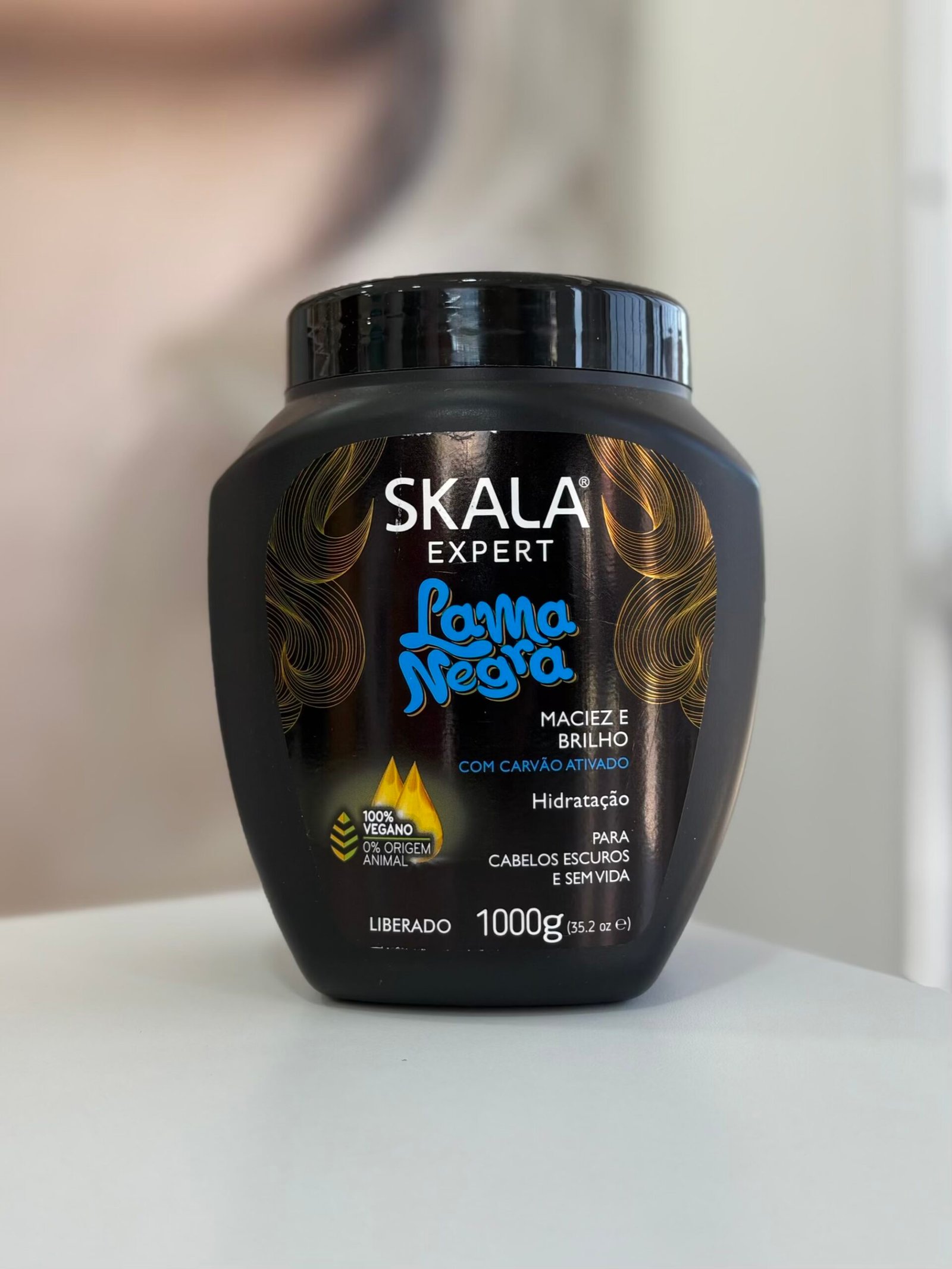 Máscara Skala lama negra para cabellos oscuros sin vida 1000g